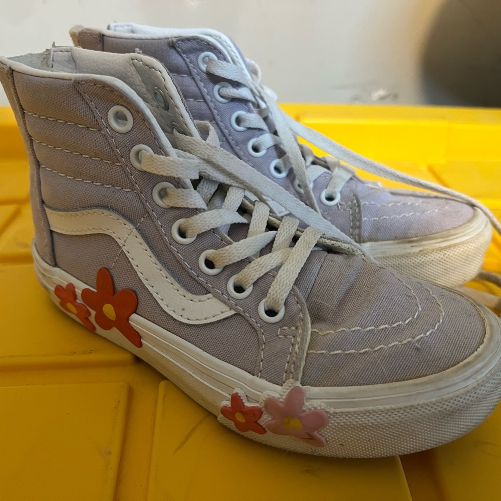 Kids High-Top van Canvas Sneakers in Light Lavender with Floral Accents